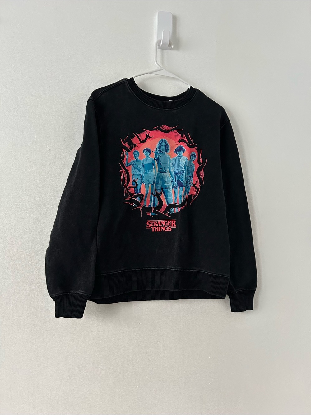 Stranger Things Graphic Crewneck Sweatshirt, Medium